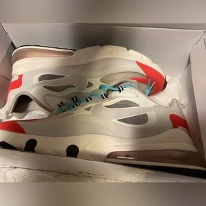 Nike Air Zoom 270 new with rare colorway!